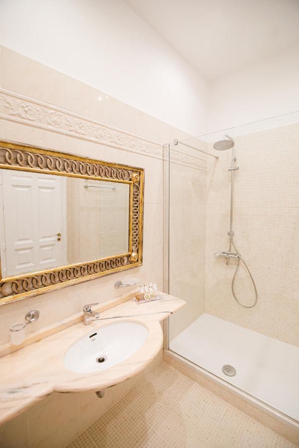 Palaiologos Luxury City Hotel Patras Luaran gambar